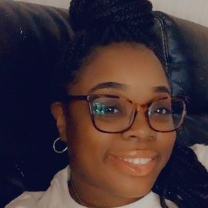 Meet your Posher, Latoya